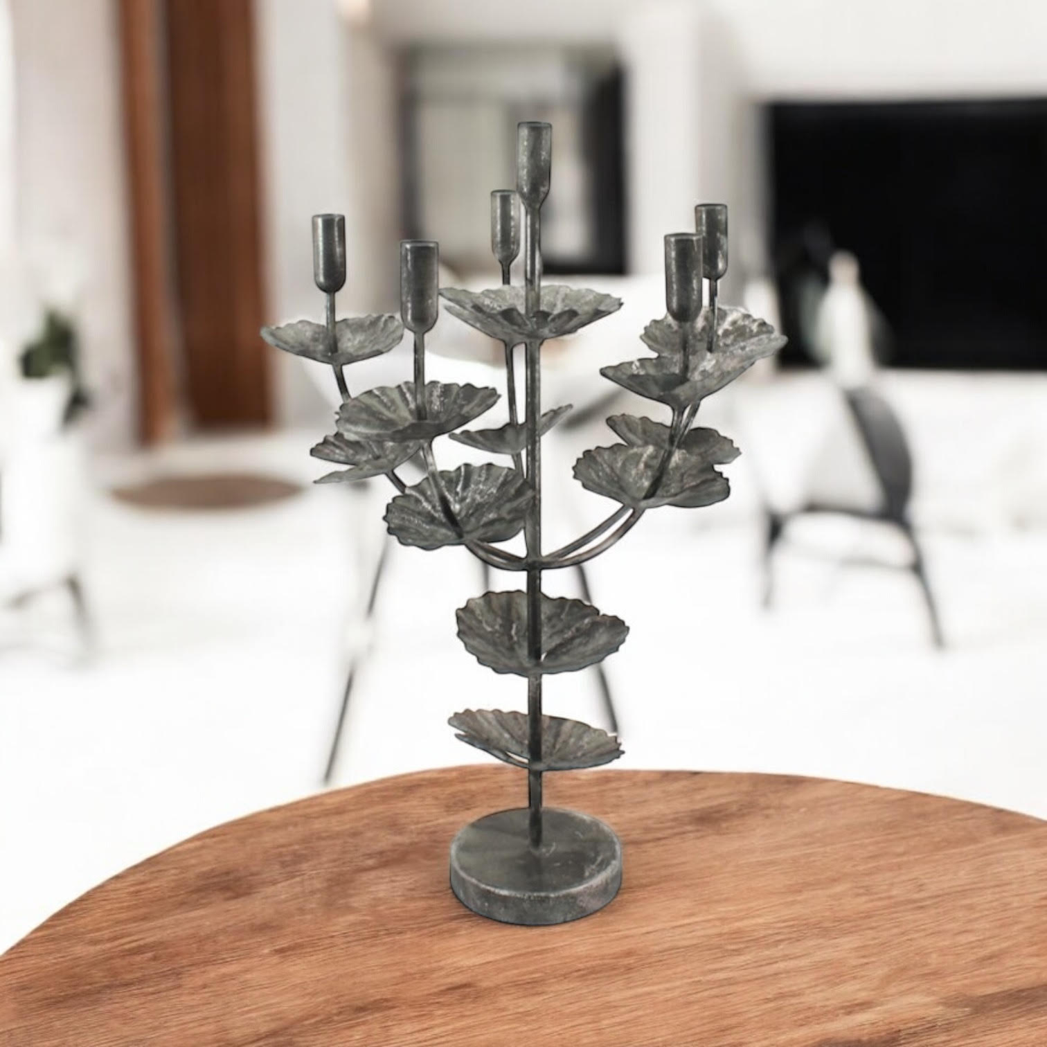 57 cm Silver Metal Candle Holder – Elegant Centrepiece for Home Décor 57 cm Silver Metal Candle Holder – Elegant Centrepiece for Home Décor - Image 3