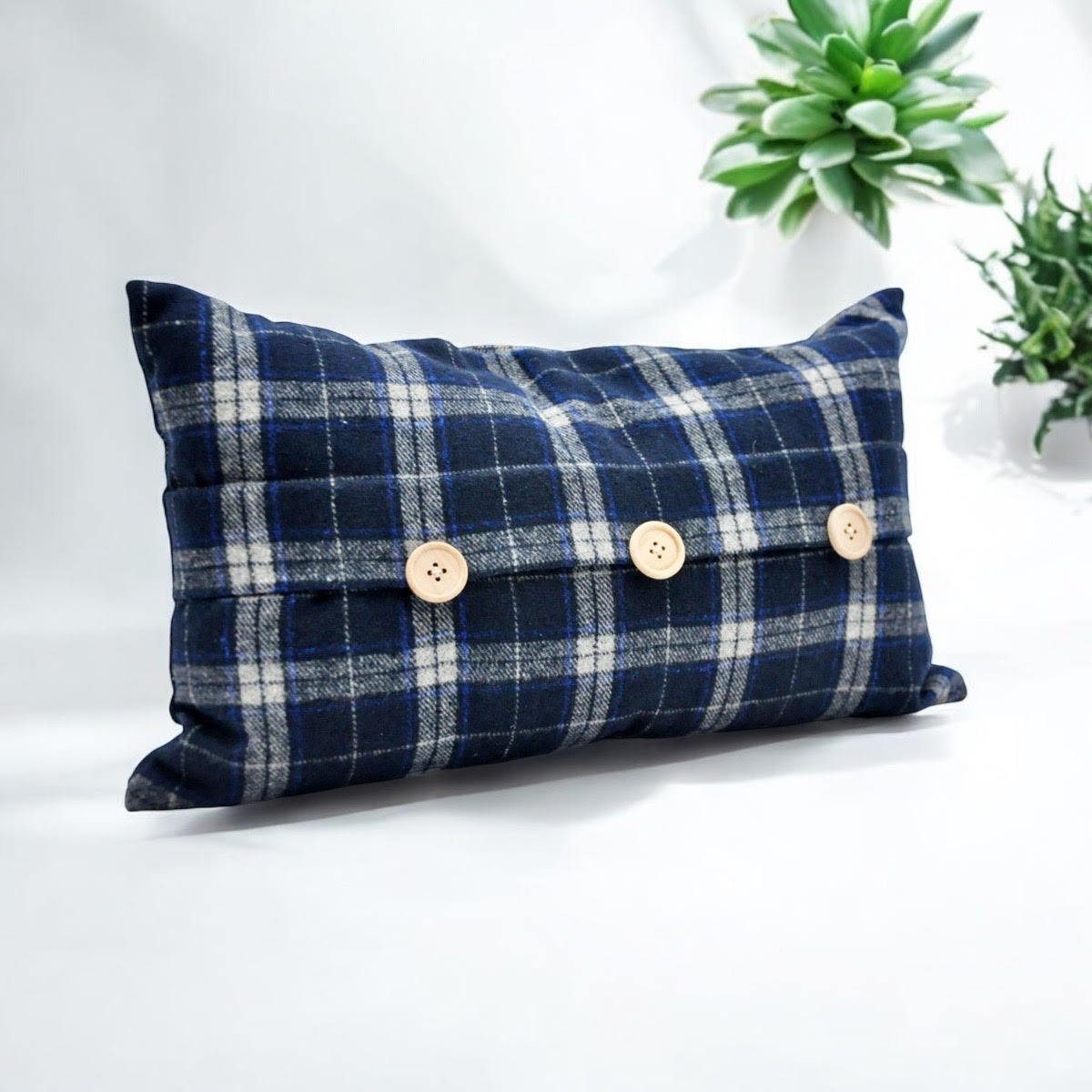 30 X 50CM BLUE VELVET CUSHION COVER ONLY 30 X 50CM BLUE VELVET CUSHION COVER ONLY